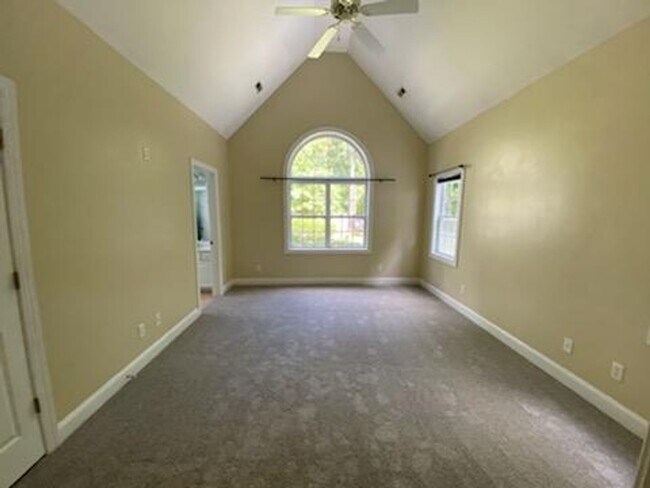 Building Photo - 3 Bedroom, 2 bath home in North Shore Comm...