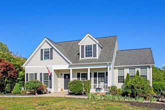 Building Photo - 3 bedroom Country Home on 4 acres