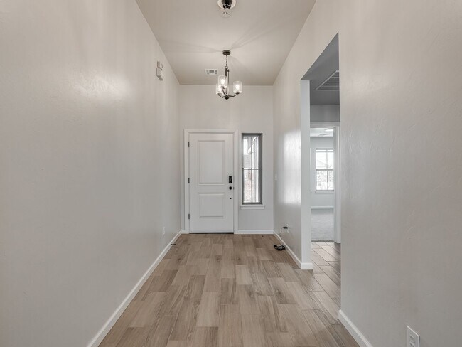 Building Photo - New Home In Yukon!
