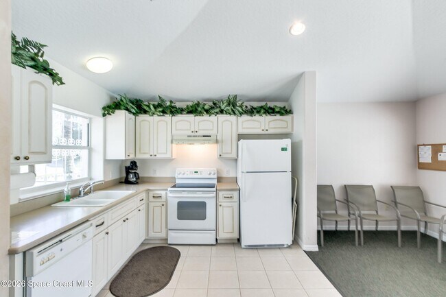 Building Photo - 800 Del Rio Way