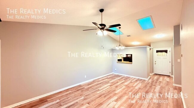 Building Photo - 7909 Richwood Dr