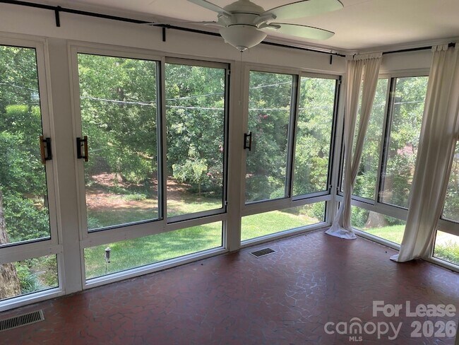 Building Photo - 3922 Fellsway Rd