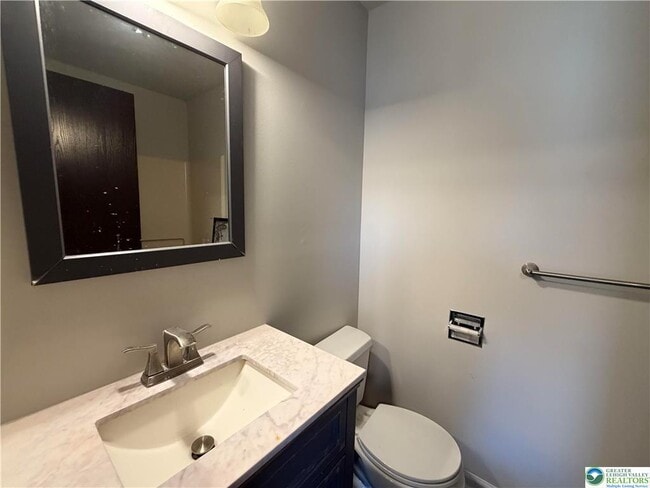 Building Photo - 350 Moty Dr