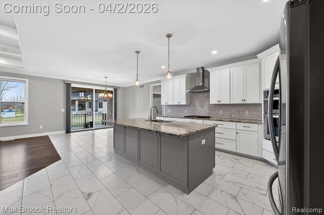 Building Photo - 43721 Legacy Dr