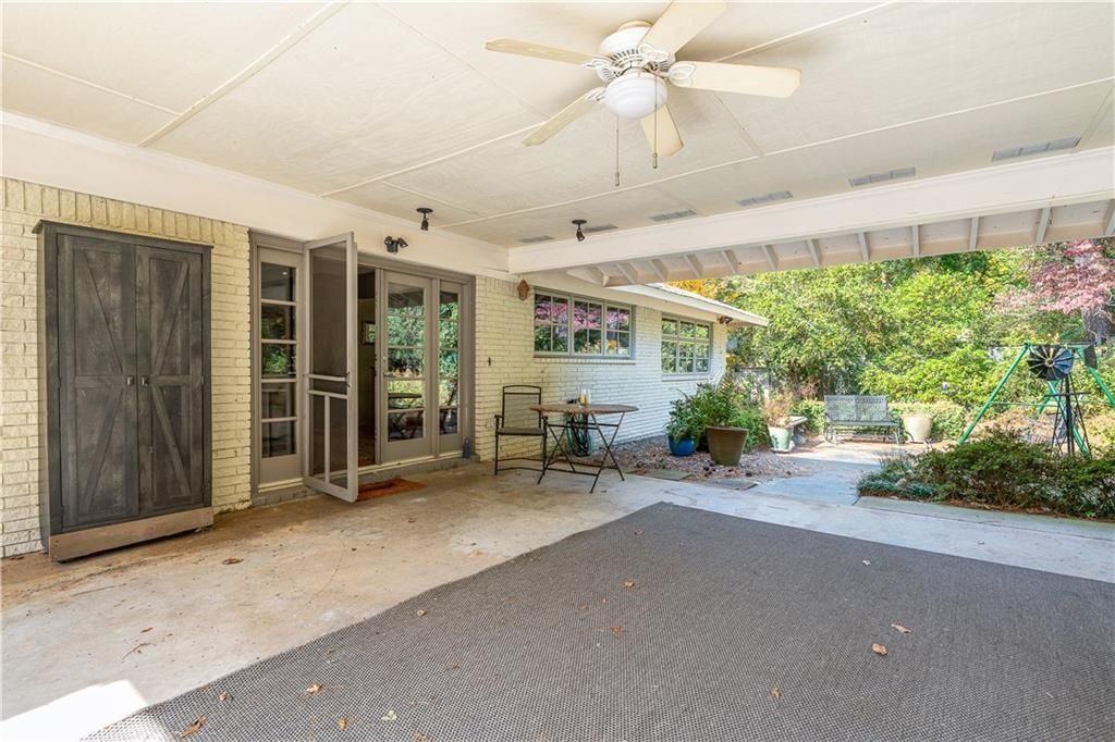 Building Photo - 465 Eastland Dr