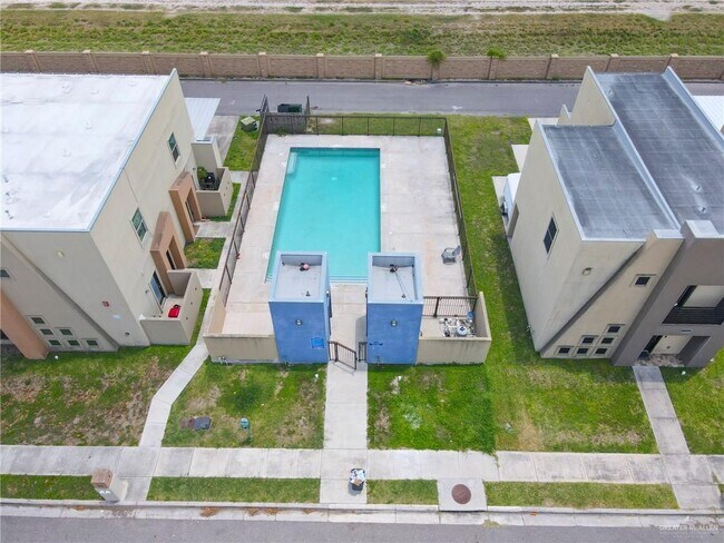 Building Photo - 1200 E Daffodil Ave