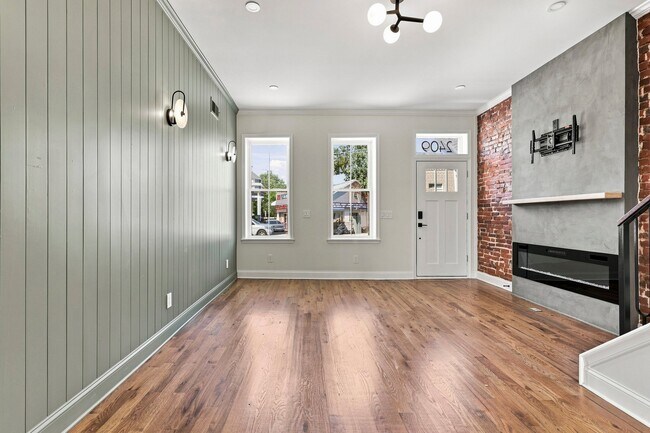 Building Photo - 2409 N 33rd St