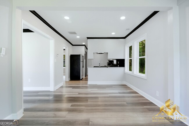 Building Photo - 1439 Westridge Rd SW