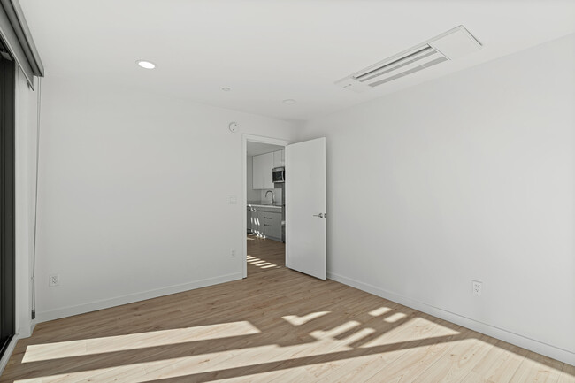 Building Photo - 13852 Scenic Crest Cir