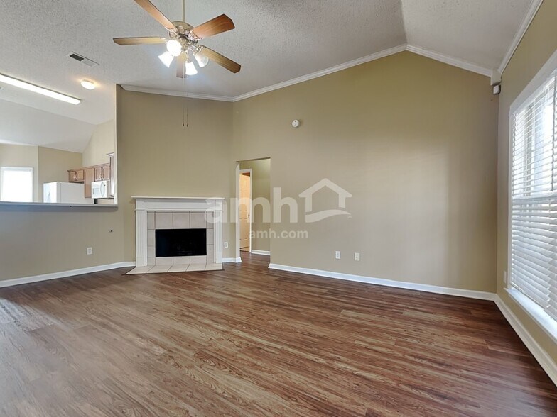 Building Photo - 10157 Breezy Ridge Cove