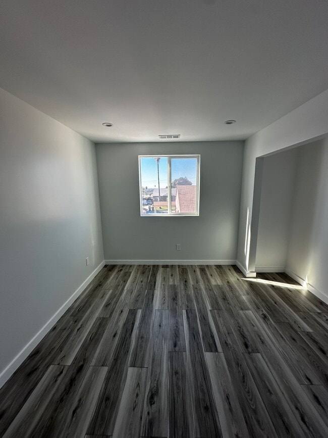 Building Photo - 10626 S Gramercy Pl