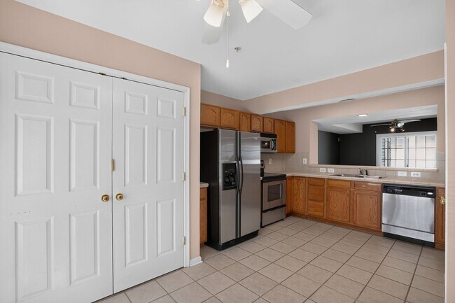 Building Photo - 46090 Maria Way