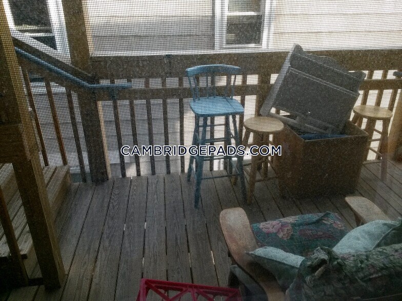 Primary Photo - 124 Berkshire St