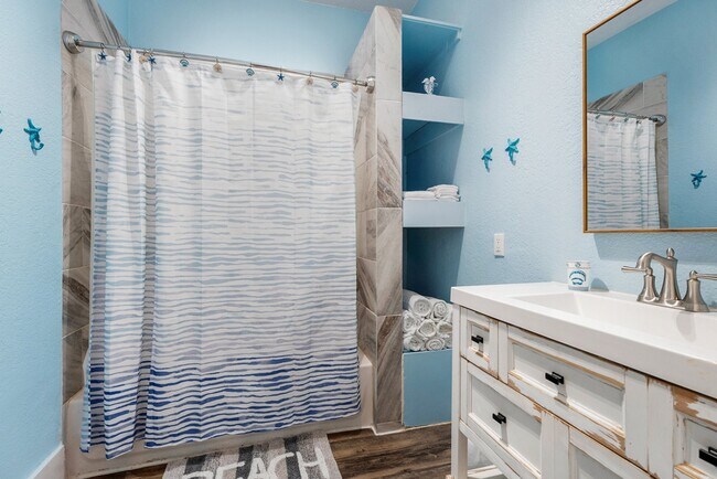 Building Photo - 2015 37th St