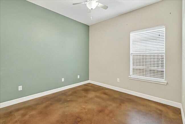 Building Photo - 7237 Lake Tranquility Dr