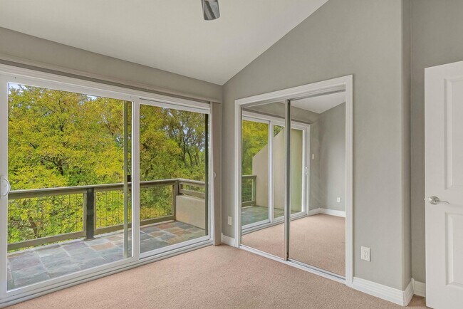 Building Photo - 701 Azie Morton Rd