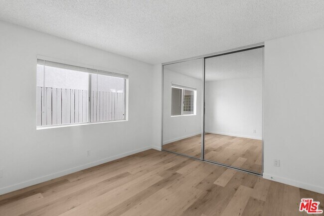 Building Photo - 1114 12th St