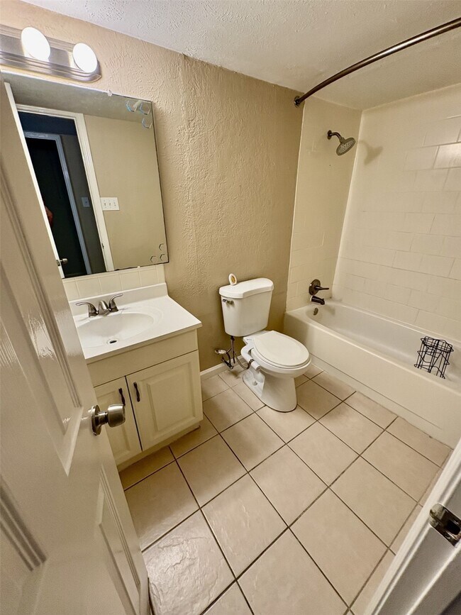 Building Photo - 4306 Kevinkay Dr