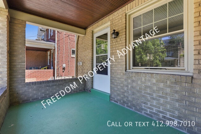 Building Photo - 761 Shady Dr E