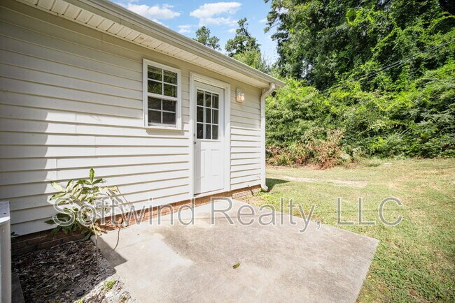 Building Photo - 1508 Highland Ave