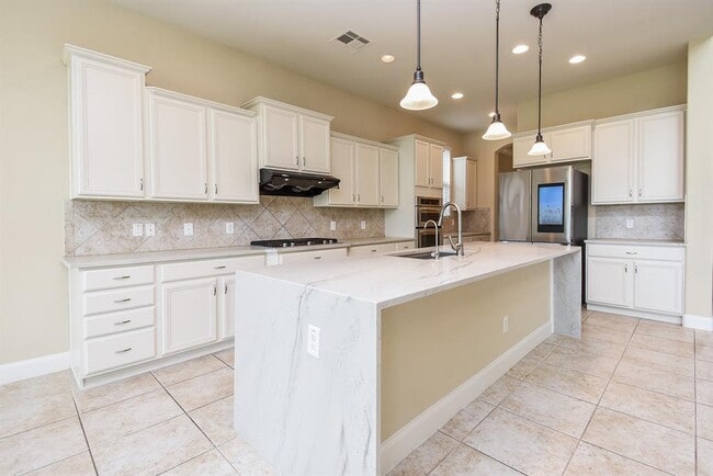 Building Photo - 25807 Somerset Meadows Ct