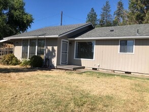 Building Photo - 3 Bed / 2 Bath Home with RV Parking in Eag...