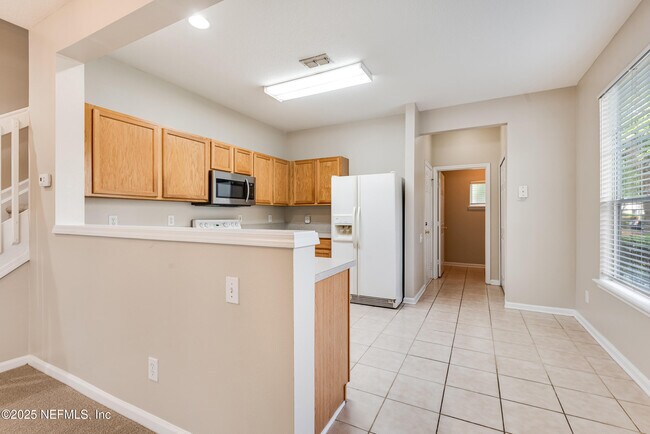 Building Photo - 7990 Baymeadows Cir E