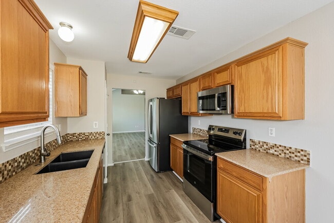 Building Photo - 2612 Pearl