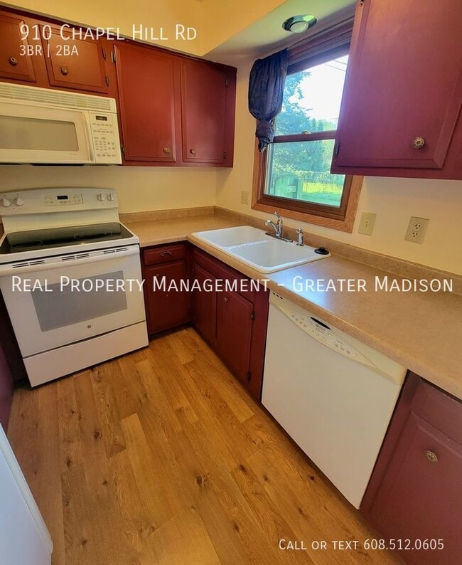 Building Photo - Private Corner Lot Duplex in Quiet Neighbo...