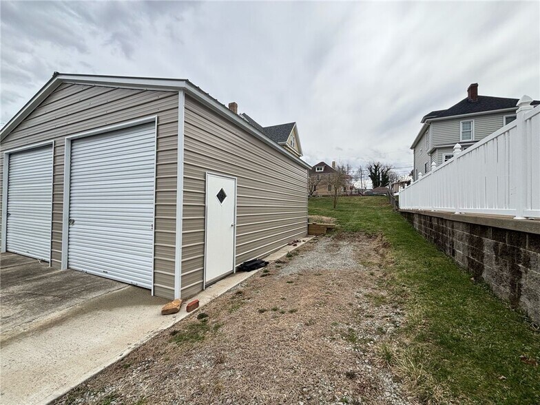 Building Photo - 372 Braddock Ave