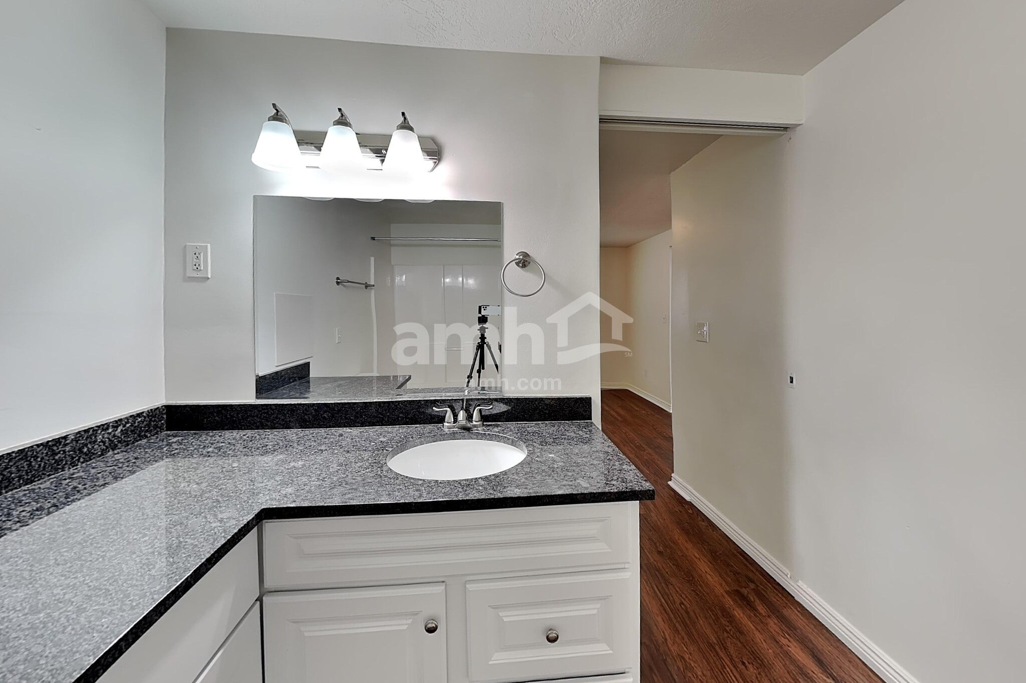 Building Photo - 4384 Maple Dr