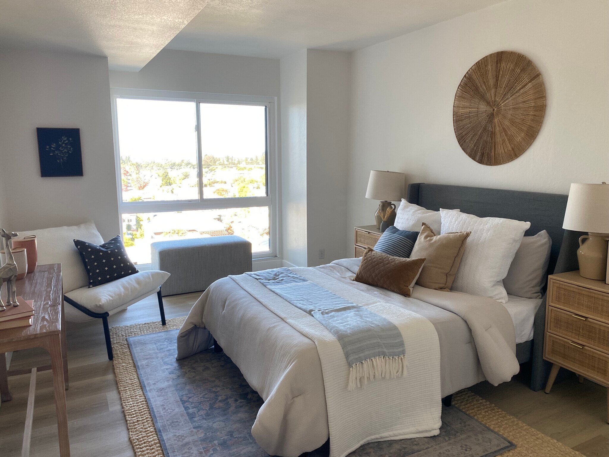 Building Photo - 5340 Broadway Ter