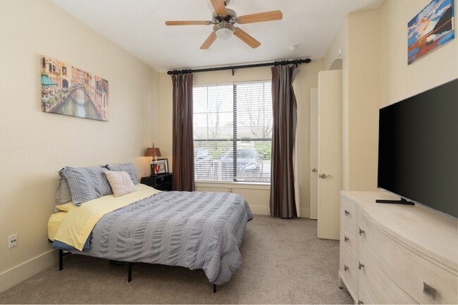 Building Photo - 2600 Hillsboro Pike