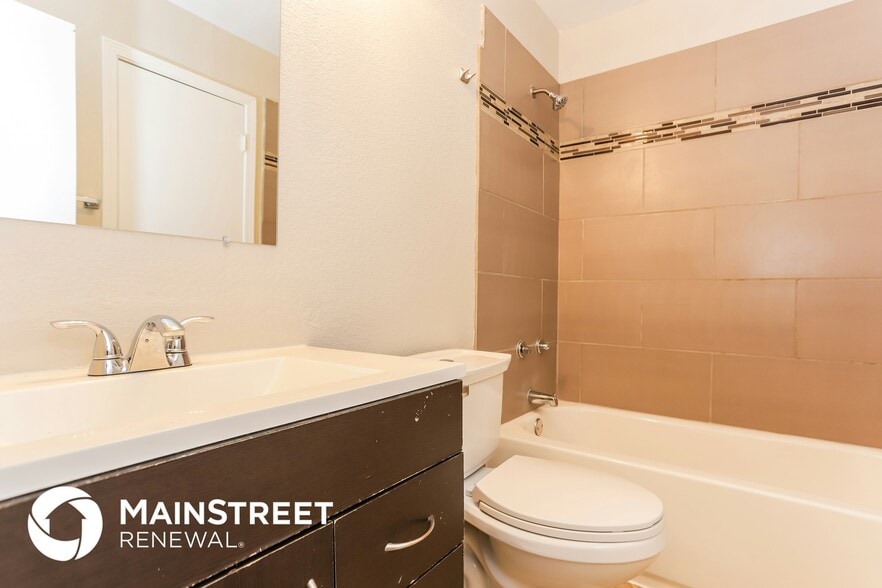 Building Photo - 5690 S Netherland St