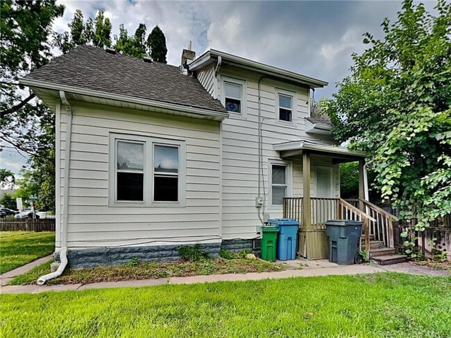 Building Photo - 4001 36th Ave S