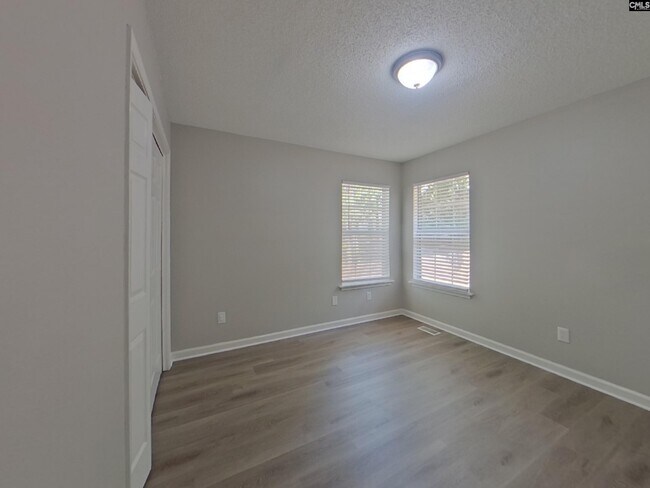 Building Photo - 12 Red Cedar Dr