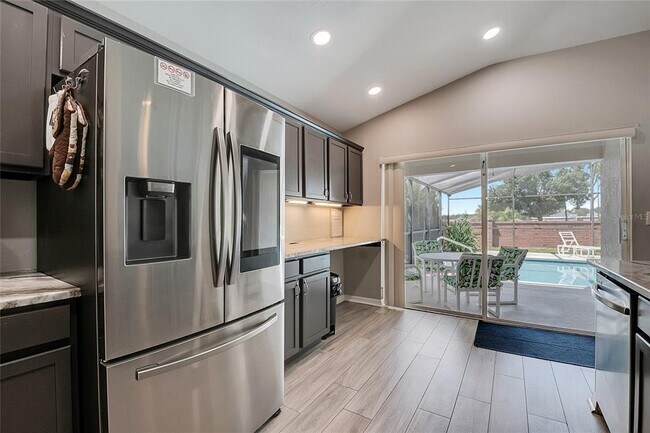 Building Photo - 1428 Casterton Cir