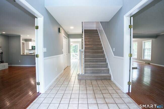 Building Photo - 24 Old Mill Dr