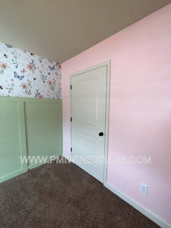 Building Photo - 229 Lace Dr