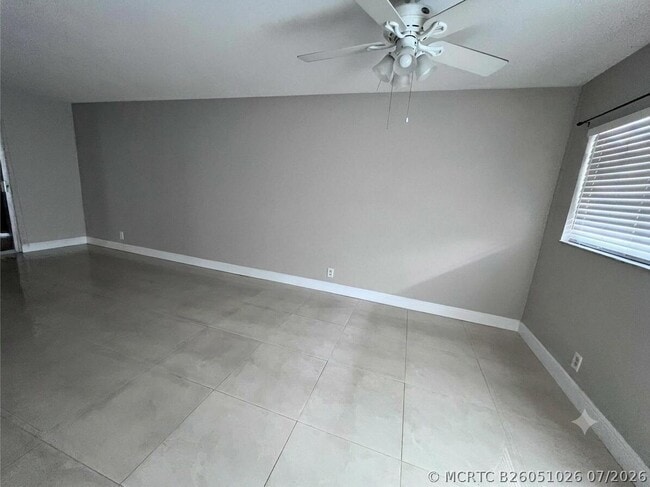 Building Photo - 960 Crystal Lake Dr