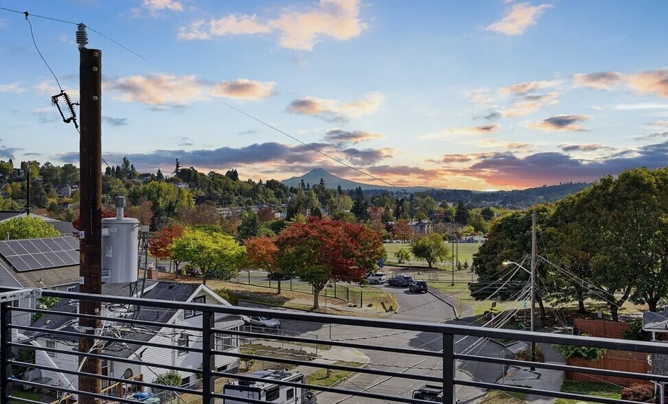 Building Photo - 2311 S Judkins St