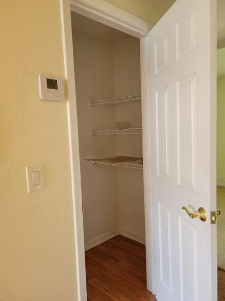 Building Photo - 2052 Kings Hwy