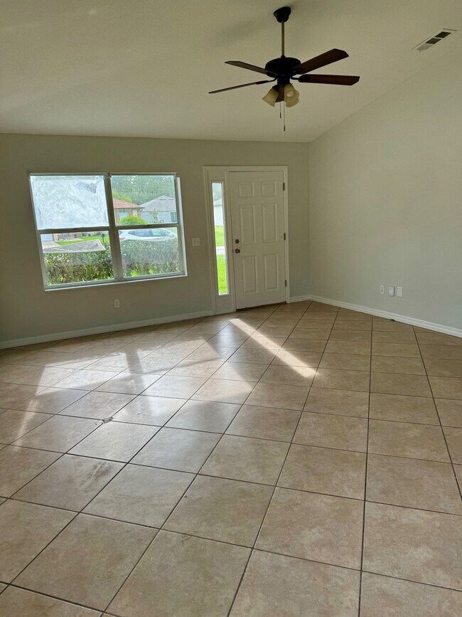 Building Photo - 26 Rybar Ln