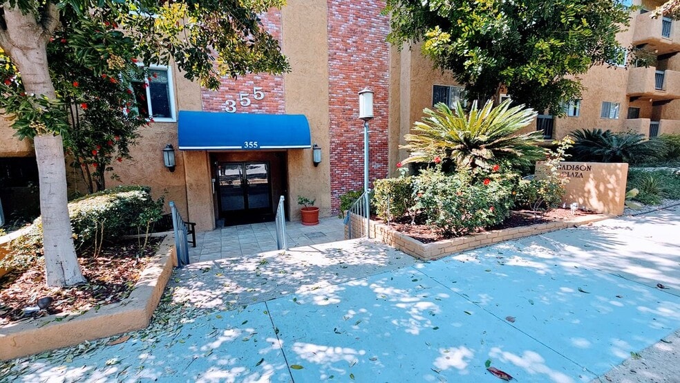 Building Photo - 355 S Madison Ave