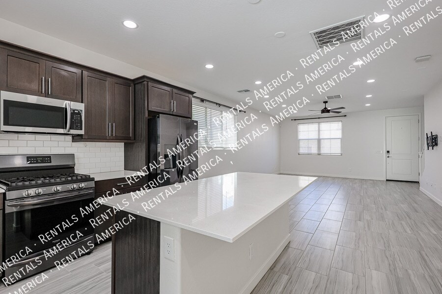 Building Photo - 743 N Abalone Ct.