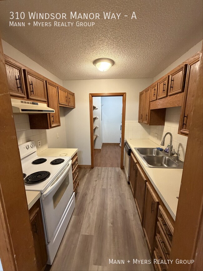 Building Photo - 310 Windsor Manor Way