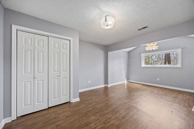 Building Photo - 200 Waterford Dr