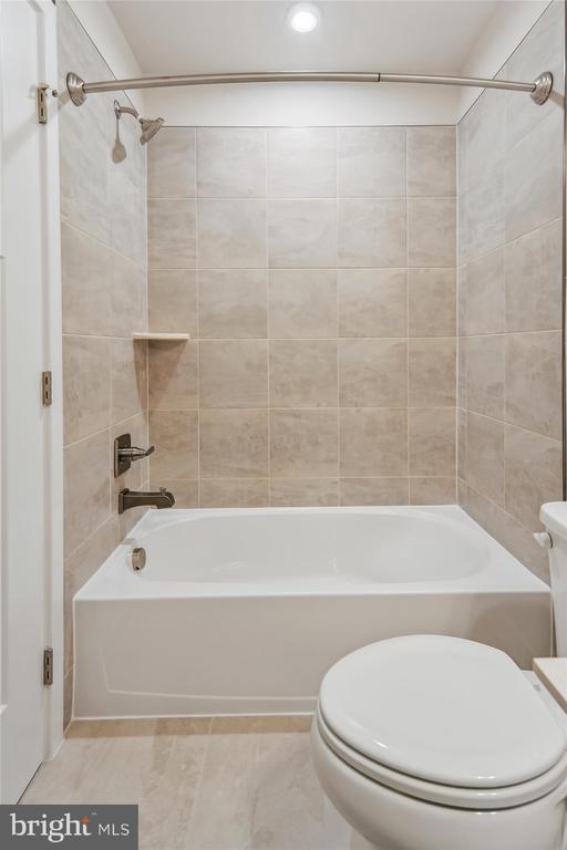 Building Photo - 4328 Ellipse Ter