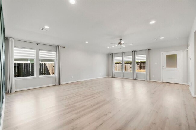 Building Photo - 2324 Hagerman Rd