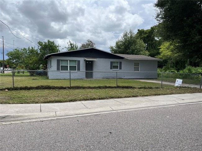Primary Photo - 300 Campus View Dr
